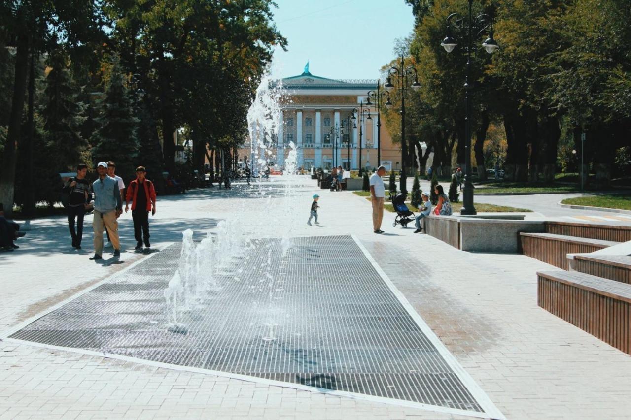 Уютная Однокомнатная Квартира В Историческом Центре Города Almaty Eksteriør bilde